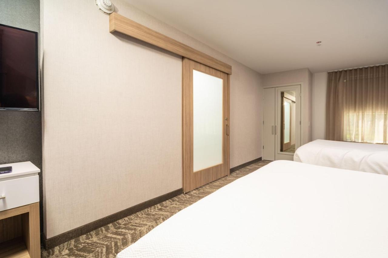 Springhill Suites By Marriott Kenosha Exterior photo