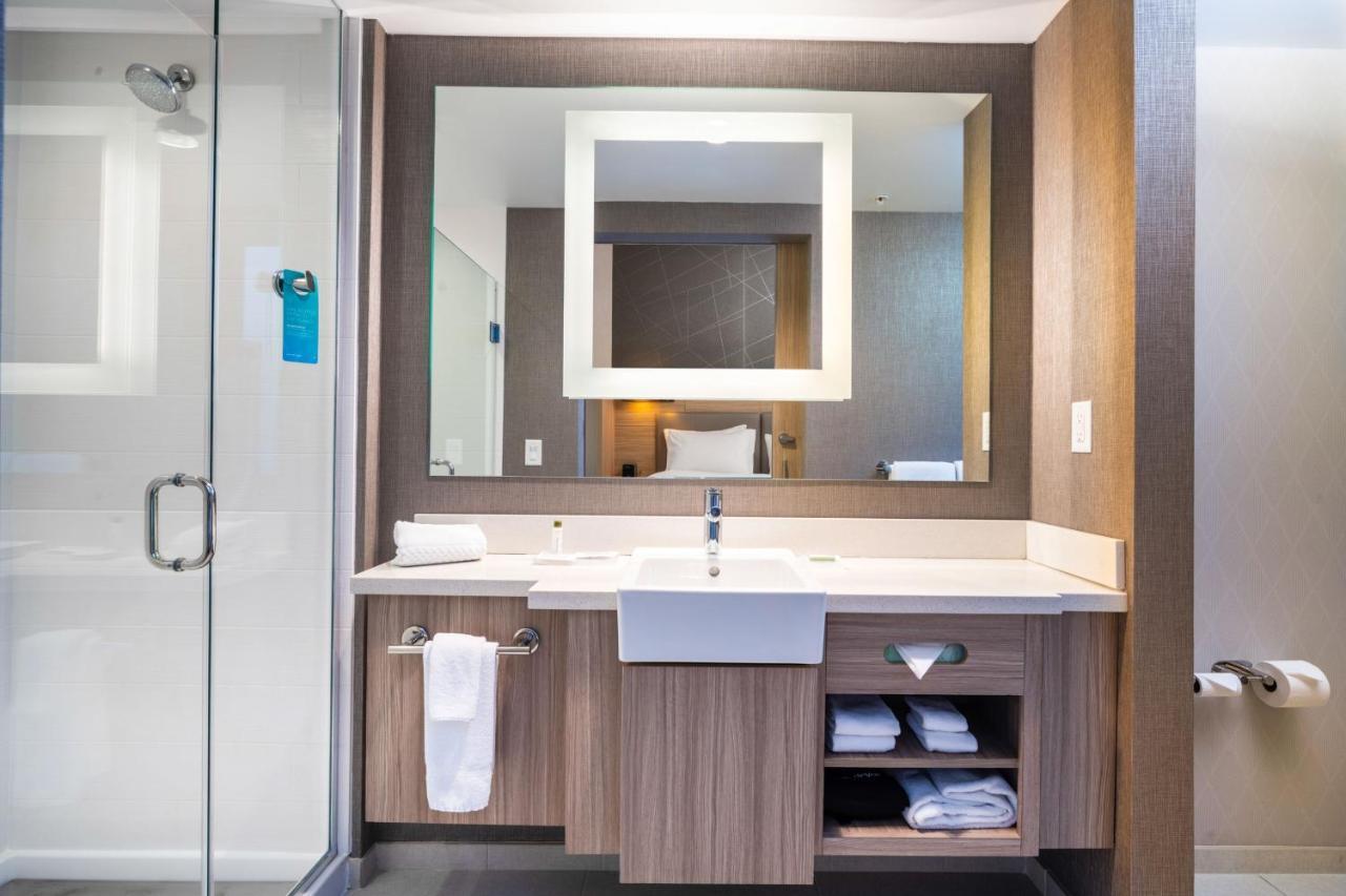 Springhill Suites By Marriott Kenosha Exterior photo