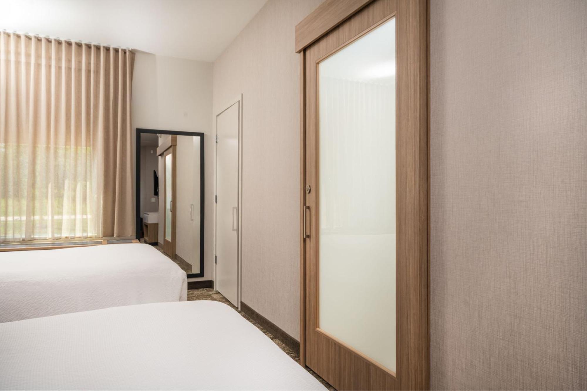 Springhill Suites By Marriott Kenosha Exterior photo